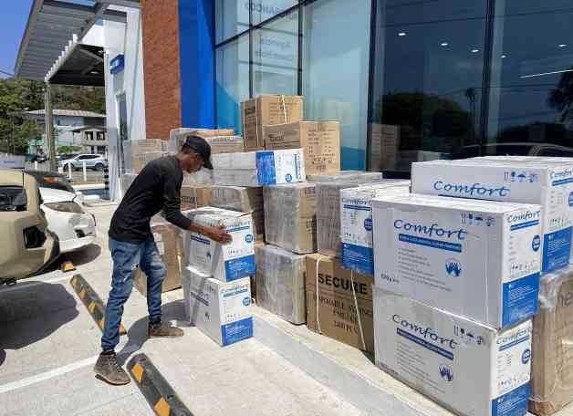 Grupo Ficohsa brinda apoyo a hospital provisional en Roatán con donación de insumos médicos