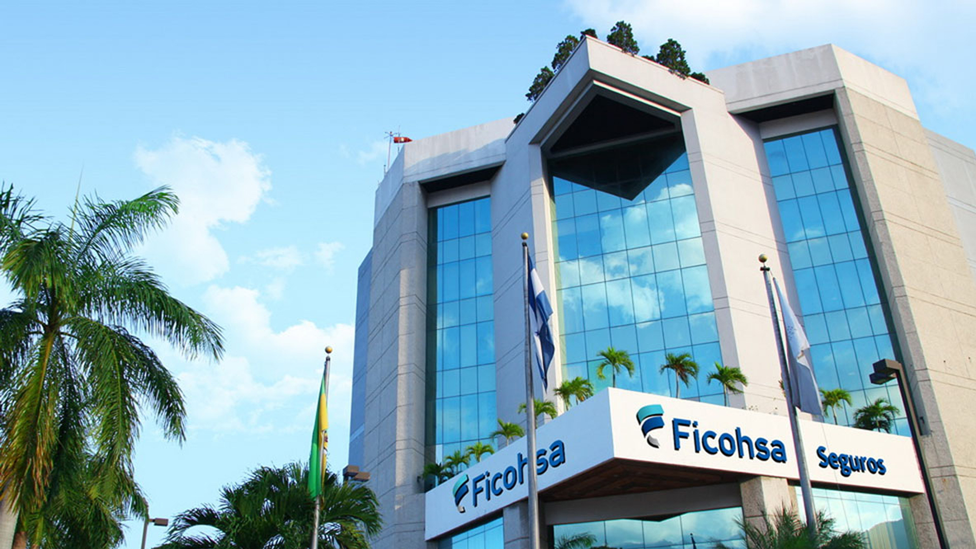 Grupo Ficohsa en conferencia sobre impacto social