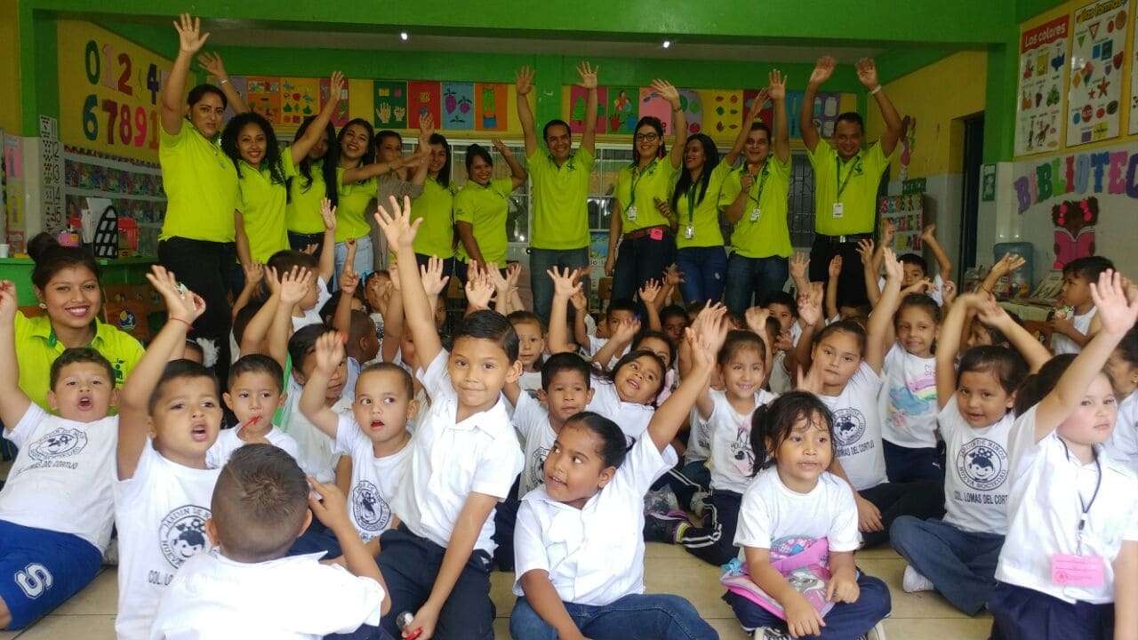 Unidos por la educación: voluntarios de Fundación Ficohsa ayudan a fortalecer la educación